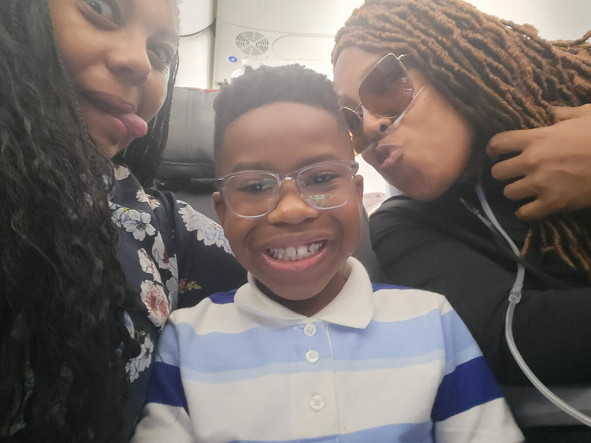 Nikk, Dan-Dan and Nett traveling home