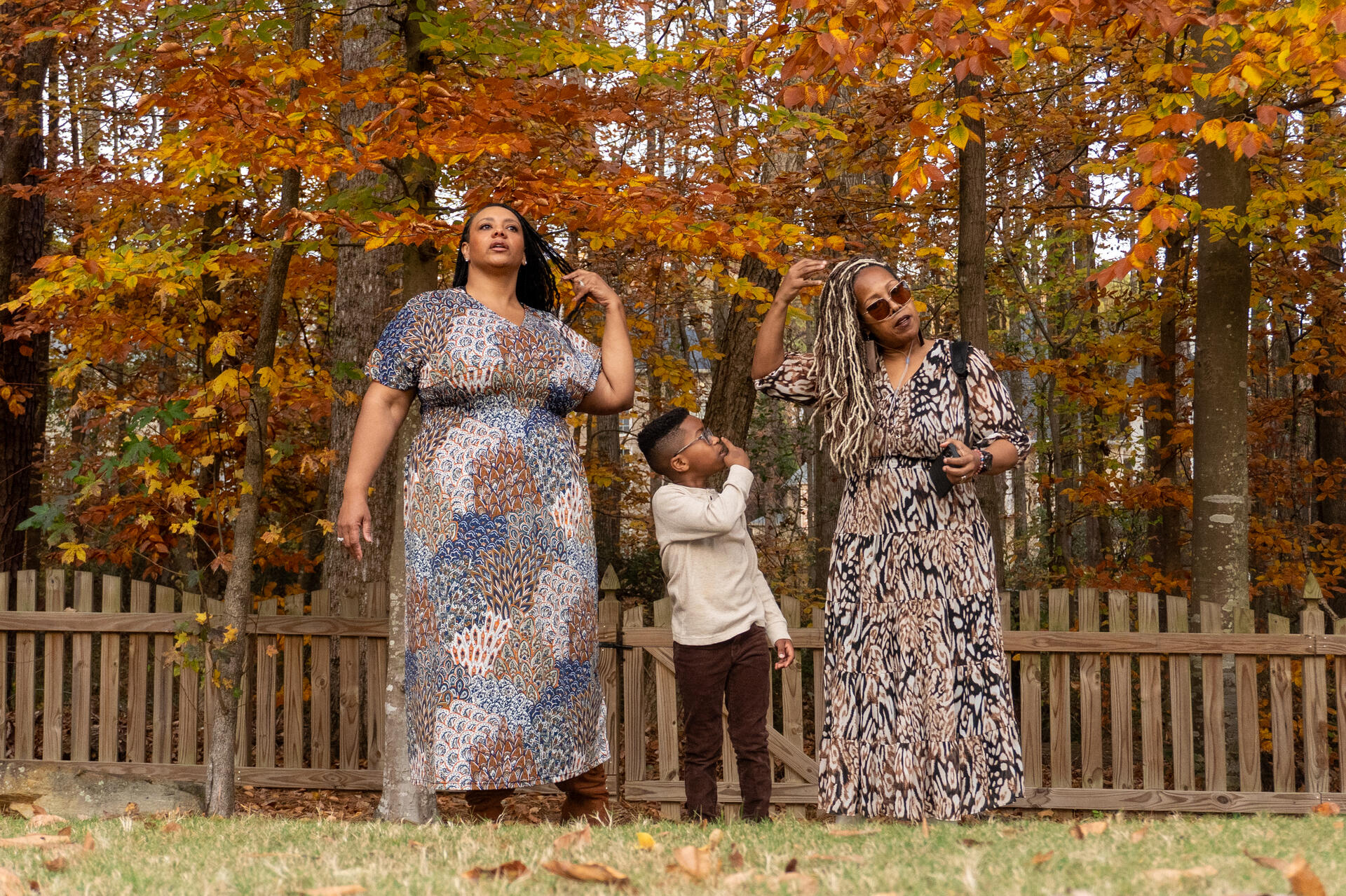 Nikk, Dan-Dan and Nett - Fall Photos (Our Backyard) Nikk, Dan-Dan and Nett - Fall Photos (Our Backyard)